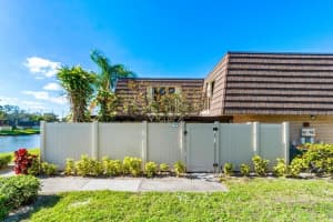 7103 71st Way, West Palm Beach, FL 33407 Sold 03/20/25