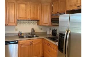 94 Spring Lake Drive 203, Vero Beach, FL 32962 - MLS#R11060814