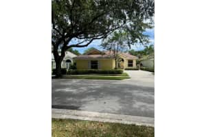 142 S Hampton Drive, Jupiter, FL 33458 Sold 04/16/25