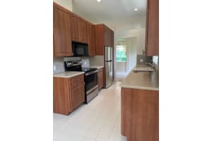 142 S Hampton Drive, Jupiter, FL 33458 Sold 04/16/25