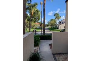 16 Via De Casas Sur 104, Boynton Beach, FL 33426 Sold 06/23/25