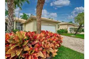 9679 Crescent View Drive N, Boynton Beach, FL 33437 Sold 03/14/25