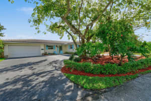 7924 S Lake Drive, Lake Clarke Shores, FL 33406 Sold 05/12/25