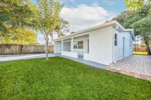 122 SW 10th Avenue, Delray Beach, FL 33444 - MLS#R11061188
