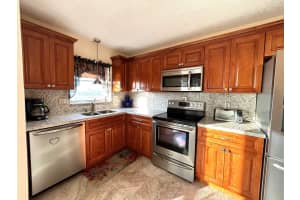 3951 Via Poinciana 412, Lake Worth