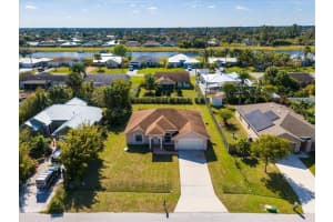 982 SW Worcester Lane, Port Saint Lucie, FL 34953 Sold 04/21/25