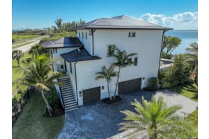 7683 Pelican Pointe Drive, Jensen Beach, FL 34957 - MLS#R11061363