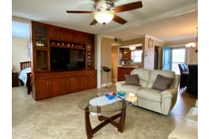 725 Lori Drive 312, Palm Springs, FL 33461 - MLS#R11061411