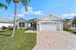 6612 Alemendra Street, Fort Pierce, FL 34951 - MLS#R11061433