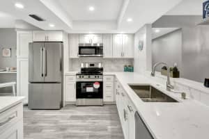 8 Willowbrook Lane 101, Delray Beach, FL 33446 Sold 04/01/25