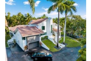 5981 Sw 136th Street, Pinecrest