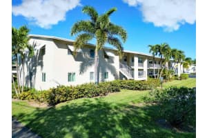 301 Circle Drive S 103, Boynton Beach