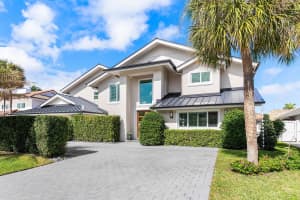 943 Fern Drive Drive, Delray Beach, FL 33483 Sold 03/25/25