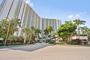 100 Bayview Drive 423, Sunny Isles Beach