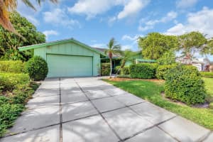 696 Lakewoode Circle E, Delray Beach, FL 33445 Sold 05/08/25