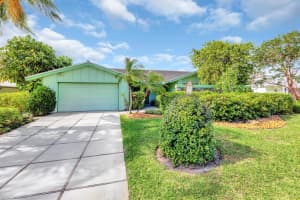 696 Lakewoode Circle E, Delray Beach, FL 33445 Sold 05/08/25