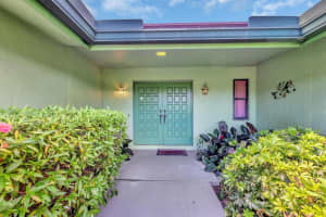 696 Lakewoode Circle E, Delray Beach, FL 33445 Sold 05/08/25