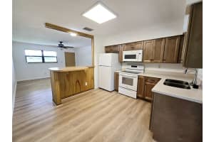 541 SE 40th Avenue, Okeechobee, FL 34974 Sold 04/03/25