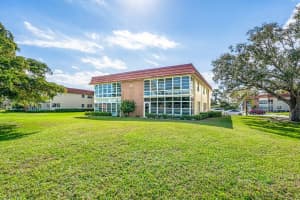 57 Woodland Drive 107, Vero Beach, FL 32962 Sold 04/29/25