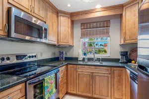 57 Woodland Drive 107, Vero Beach, FL 32962 Sold 04/29/25