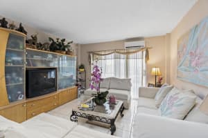 4174 Inverrary Drive, Lauderhill, FL 33319 - MLS#R11062283