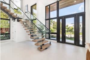 630 Westwood Road, West Palm Beach, FL 33401 Sold 05/06/25