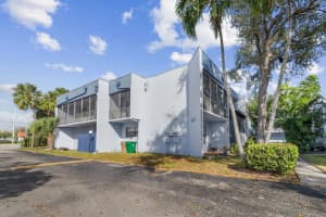 2800 S University Drive 2d, Davie