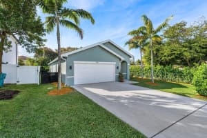 140 SW 1st Avenue, Boynton Beach, FL 33435 Sold 03/21/25