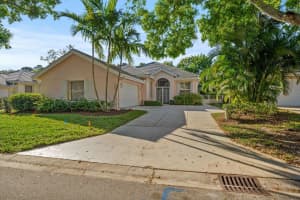 5082 SE Inkwood Way, Hobe Sound, FL 33455 Sold 07/02/25