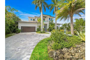 668 SW Hidden River Avenue, Palm City, FL 34990 Sold 10/22/25