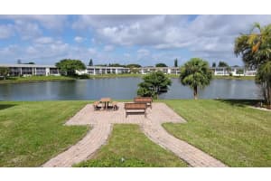 114 Chatham E, West Palm Beach
