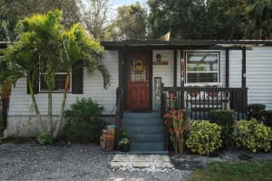 1228 SW Buckskin Trail, Stuart, FL 34997 Sold 03/29/25