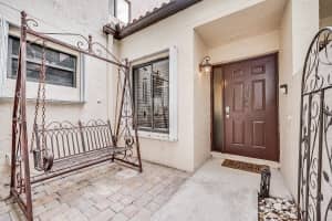 15 S Via De Casas Sur 102, Boynton Beach, FL 33426 Sold 06/02/25