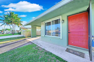 919 S 12th Street, Lantana, FL 33462 Sold 03/19/25