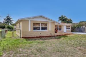 371 W 33rd Street, Riviera Beach, FL 33404 Sold 04/02/25