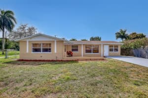 371 W 33rd Street, Riviera Beach, FL 33404 Sold 04/02/25