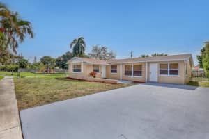 371 W 33rd Street, Riviera Beach, FL 33404 Sold 04/02/25