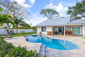 15 Hemlock Lane, Tequesta, FL 33469 Sold 08/01/25