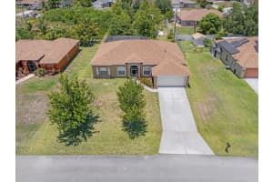 821 Carlfield Avenue, Lehigh Acres, FL 33972 - MLS#R11063644