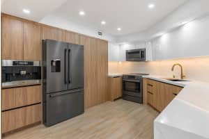 701 E Camino Real 2-E, Boca Raton, FL 33432 Sold 04/08/25