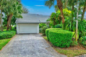 6 Clubhouse Lane, Boynton Beach
