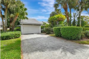 6 Clubhouse Lane, Boynton Beach, FL 33436 - MLS#R11063882