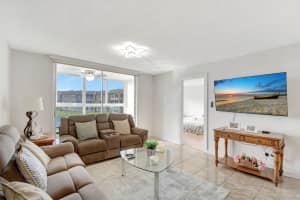 9261 Sunrise Lakes Boulevard 210, Sunrise, FL 33322 - MLS#R11063924