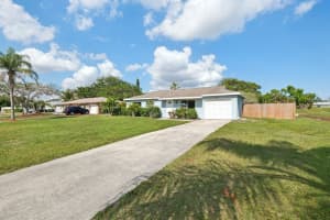 2273 SE East Dunbrooke Circle, Port Saint Lucie, FL 34952 Sold 05/08/25