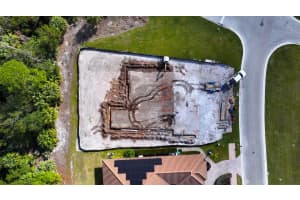 122 SE Via Lago Garda, Port Saint Lucie, FL 34952 - MLS#R11064083