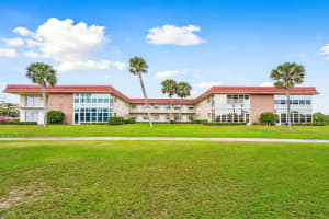 65 Woodland Drive 106, Vero Beach