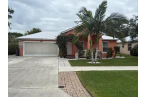 4611 SE Murray Cove Circle, Stuart, FL 34997 Sold 05/02/25