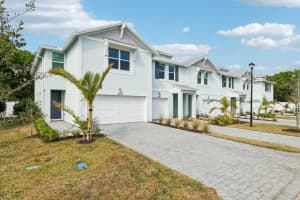 440 Salisbury Circle, Fort Pierce, FL 34982 Sold 07/21/25