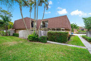 821 8th Lane, Palm Beach Gardens, FL 33418 Sold 04/17/25
