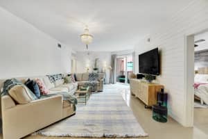 225 NE 1st Street 304, Delray Beach, FL 33444 - MLS#R11064343